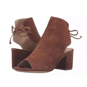 Lightly used Schultz size 9